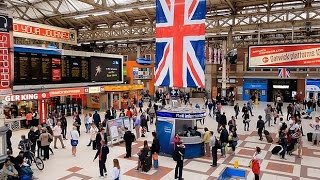 A Walk Through The London Victoria Station London England [upl. by Gerius]